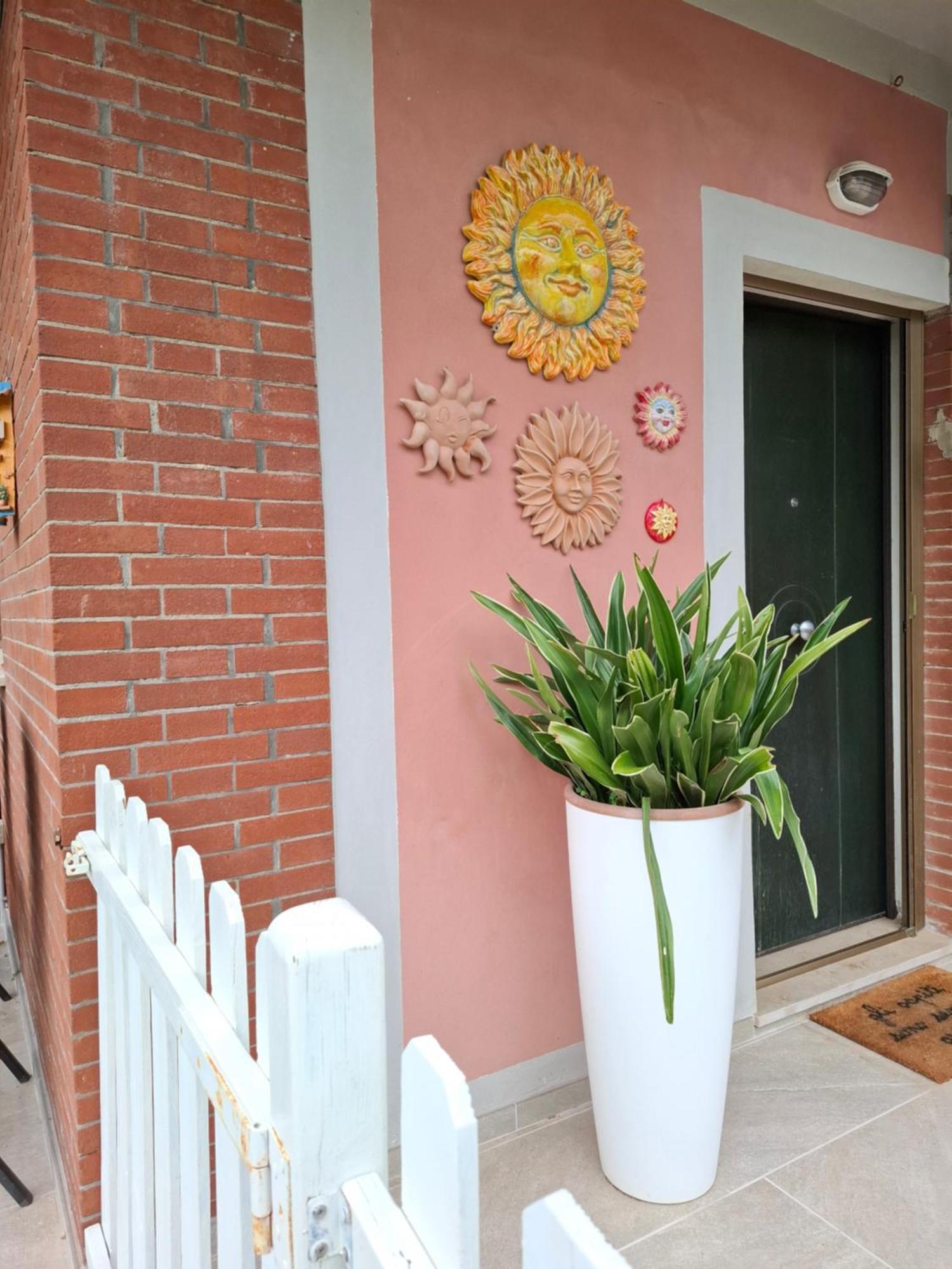מרינה די פיזה Casa Del Sole Apartments With Garden מראה חיצוני תמונה